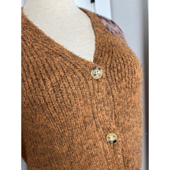 Cozy Brown Knit Sweater - Picture 4 of 8